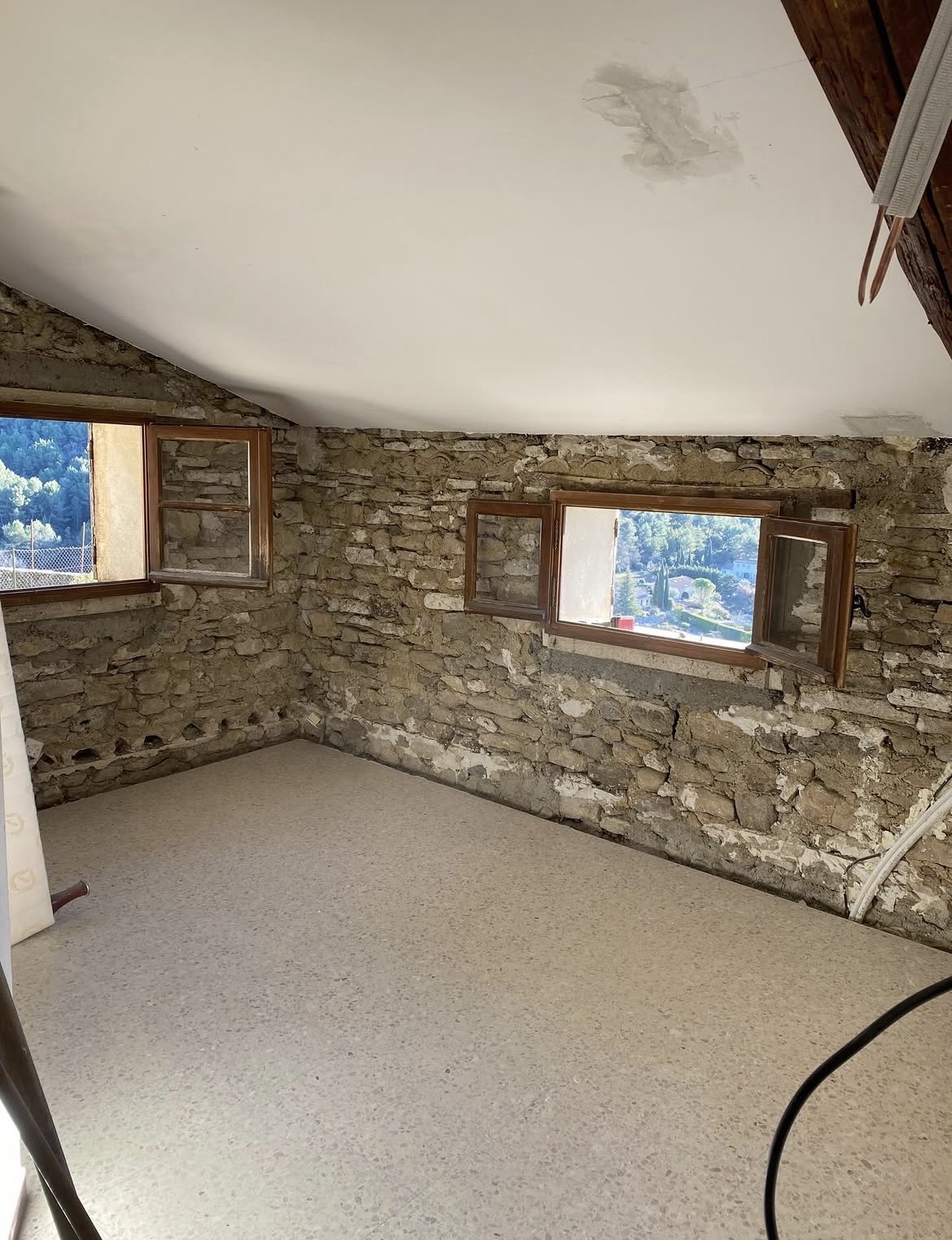 Rénovation mur de pierre intérieur
